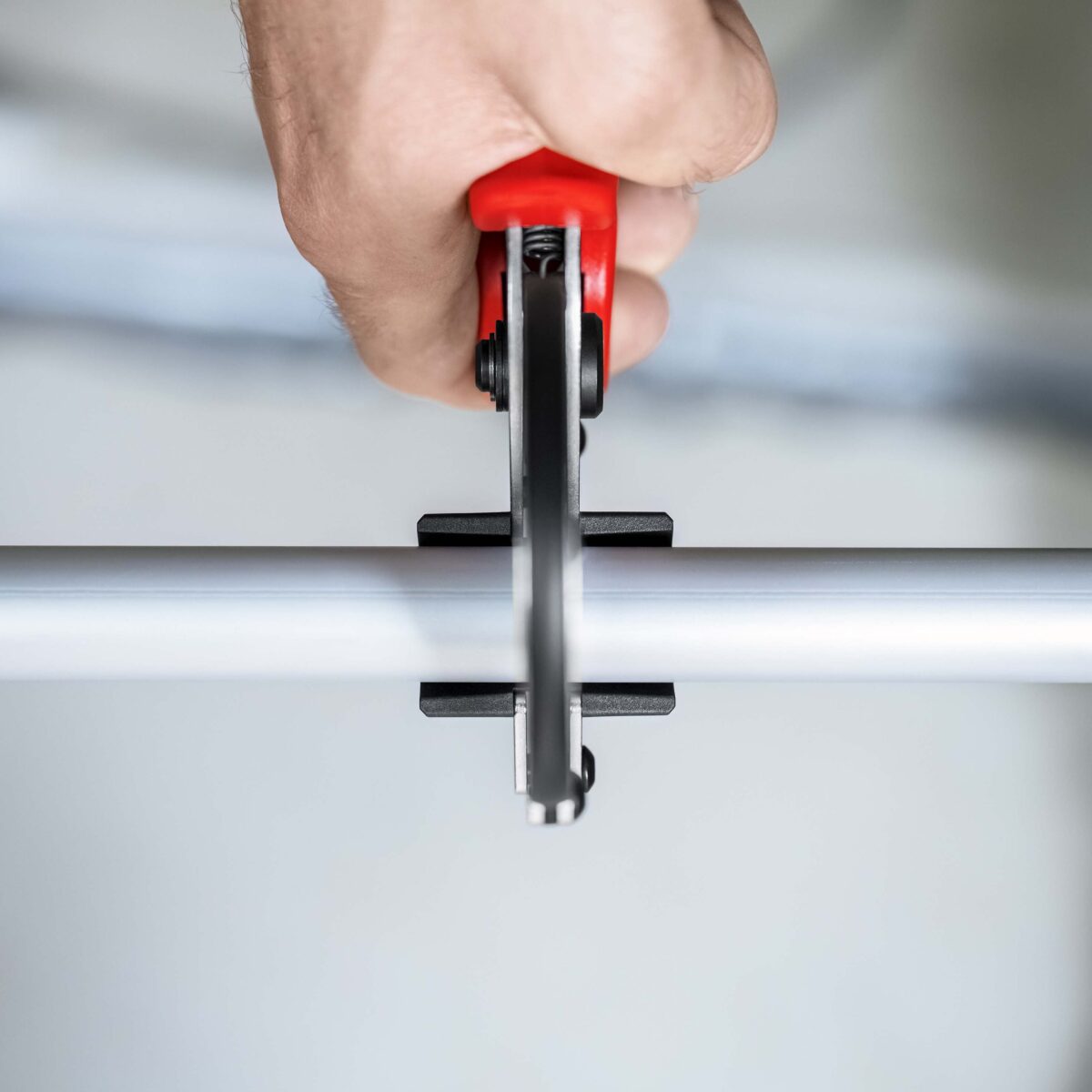 KNIPEX 90 25 25 REZAČ ZA CIJEVI ZA KOMPOZITNE I PLASTIČNE CIJEVI POCINČAN 210 mm - Slika 5