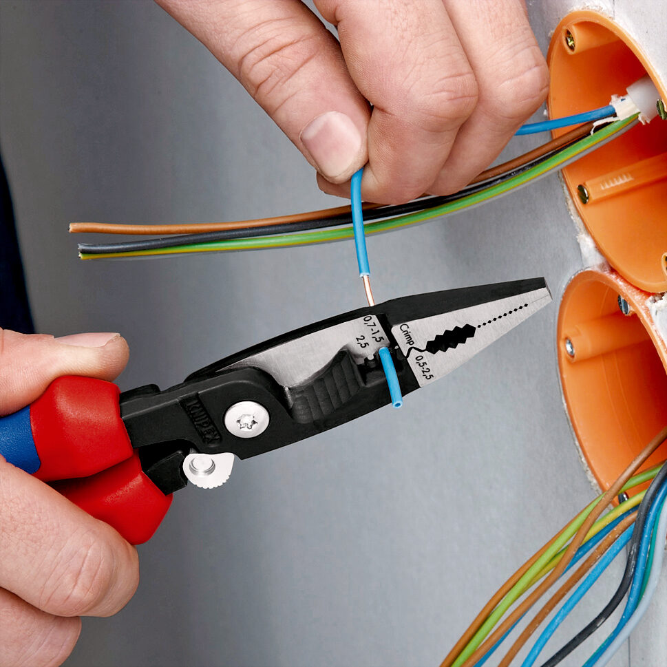 KNIPEX 13 92 200 SB Kliješta za električne instalacije višenamjenske stezne čeljusti crna atramentirana 200 mm - Slika 4
